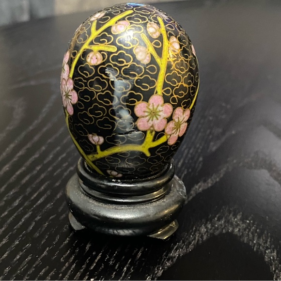 Porcelain Chinese Egg - Picture 2 of 4